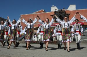Молдавский танец хора