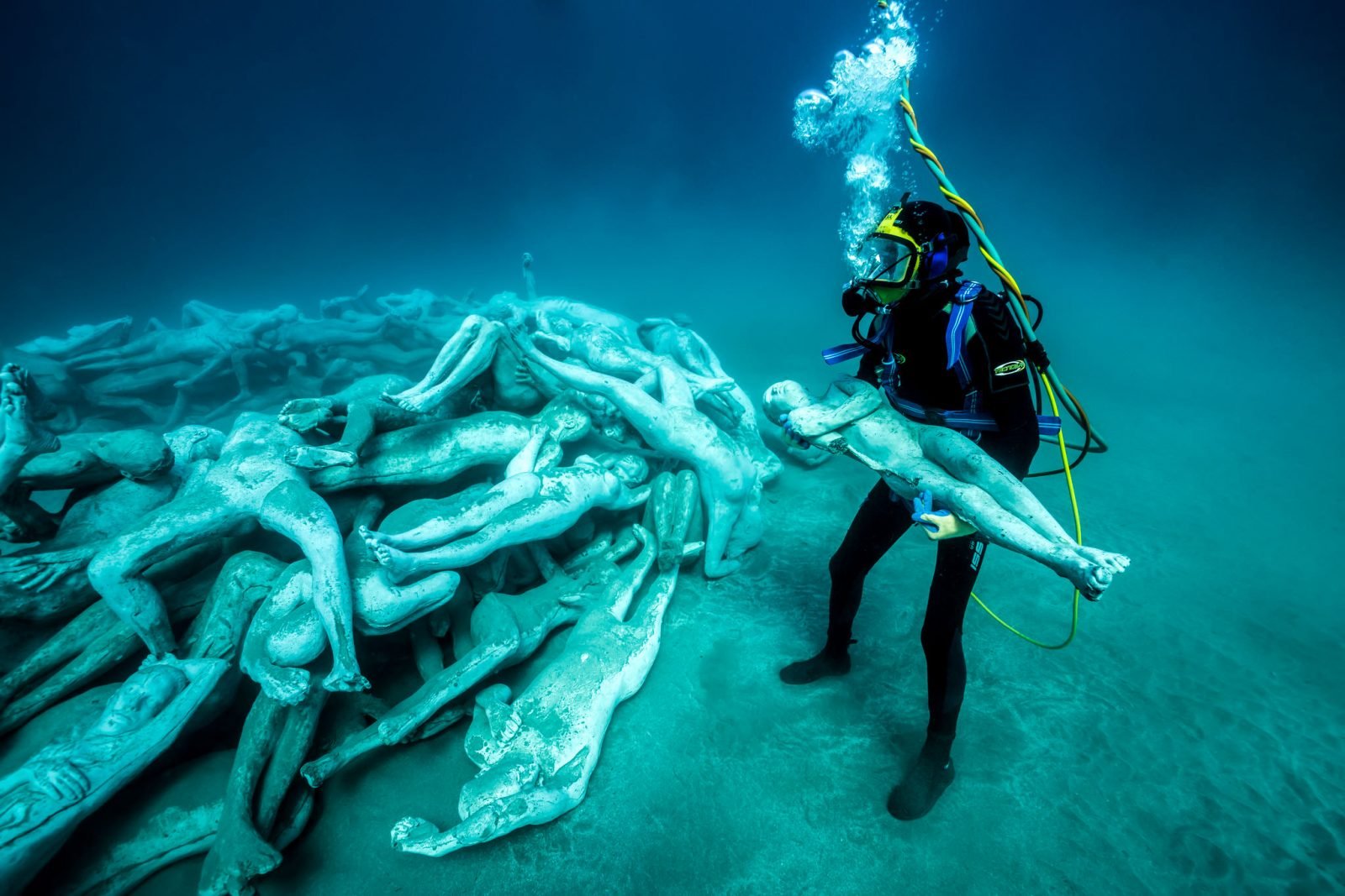 Адские ныряльщики. Jason DECAIRES Taylor. Подводный музей Atlantico. Музей подводных скульптур на Канарских островах. British sculptor Jason DECAIRES Taylor.