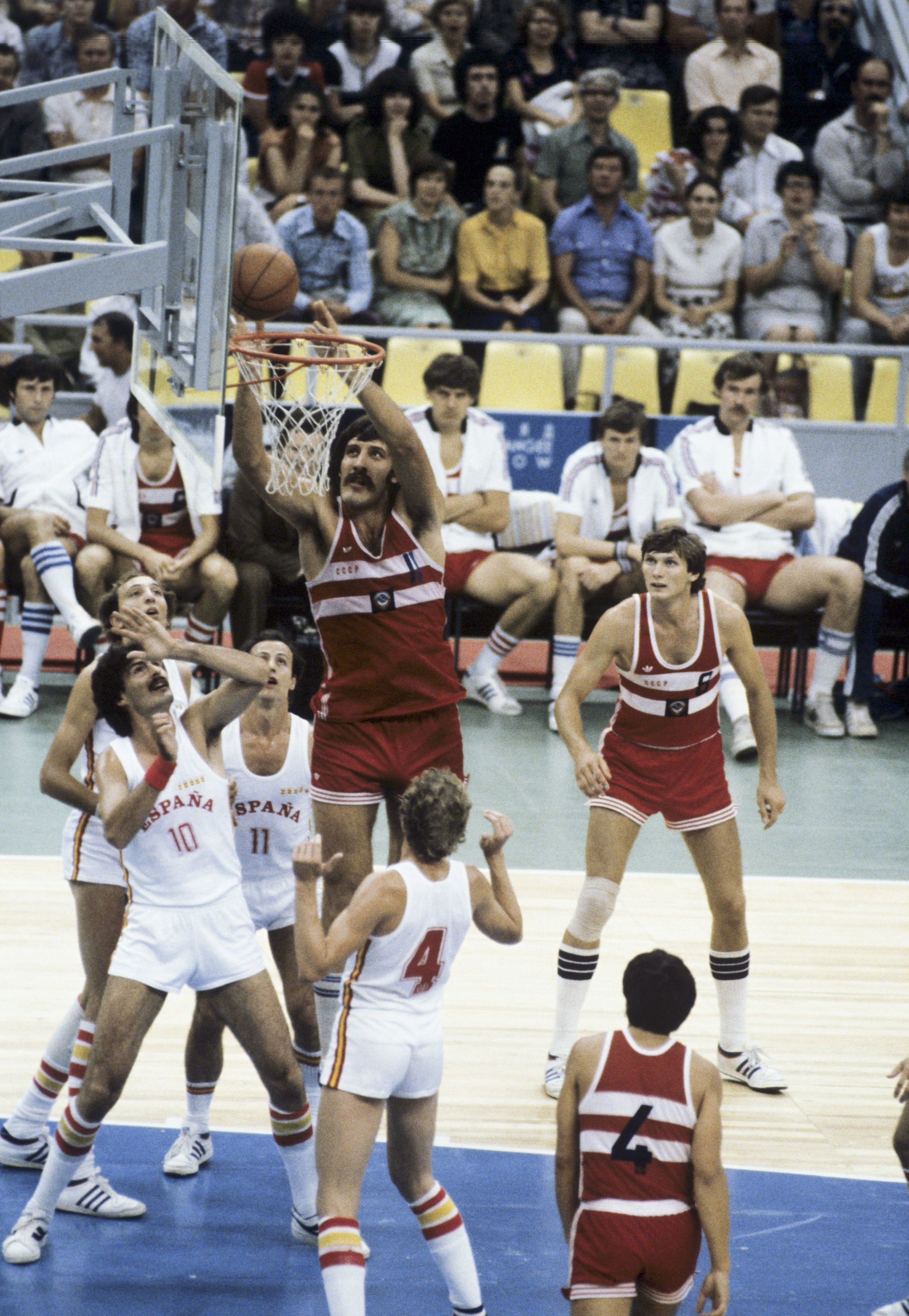 Сборная ссср по баскетболу игры. Сборная СССР 1980 года баскетболу. 1980 Год Олимпийская сборная СССР баскетбол.