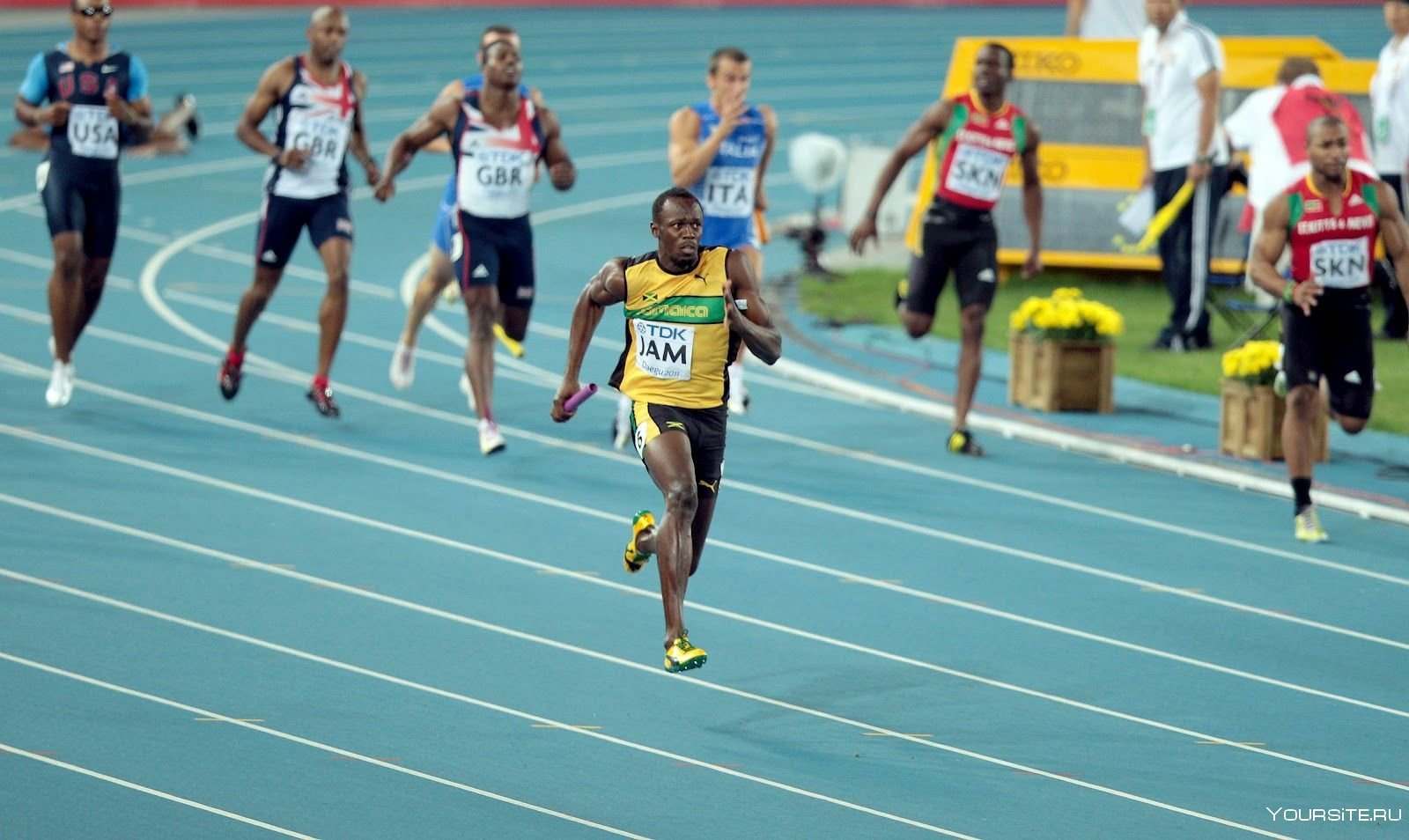 Где спринт. Усейн болт на старте. Usain Bolt 2008. Усейн болт бег. Усейн болт 2008 бег.