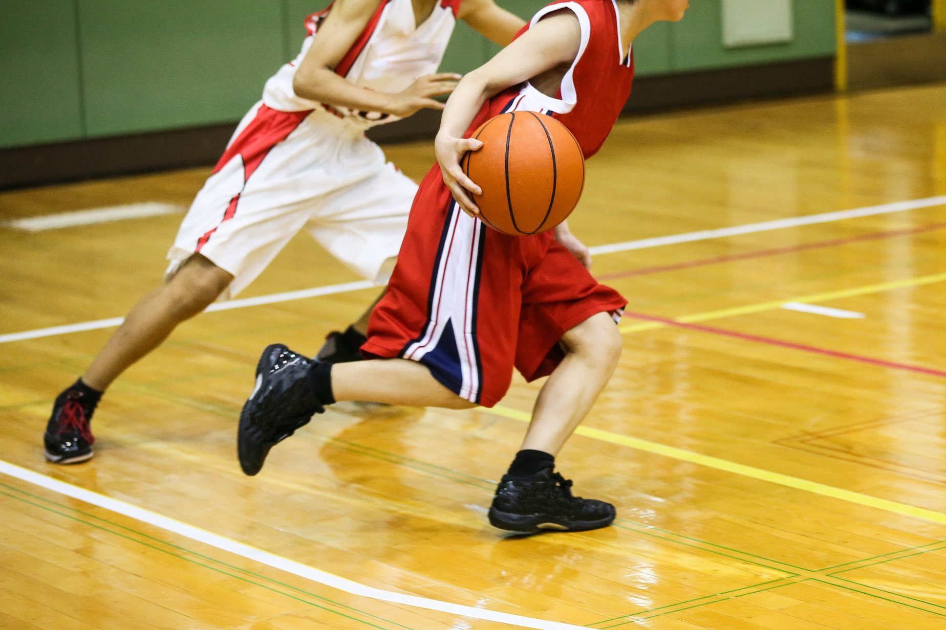 Игра в баскетбол 7 класс. Баскетбол тренировка. Баскетбол фото. Игра баскетбол. Физическая подготовка в баскетболе.