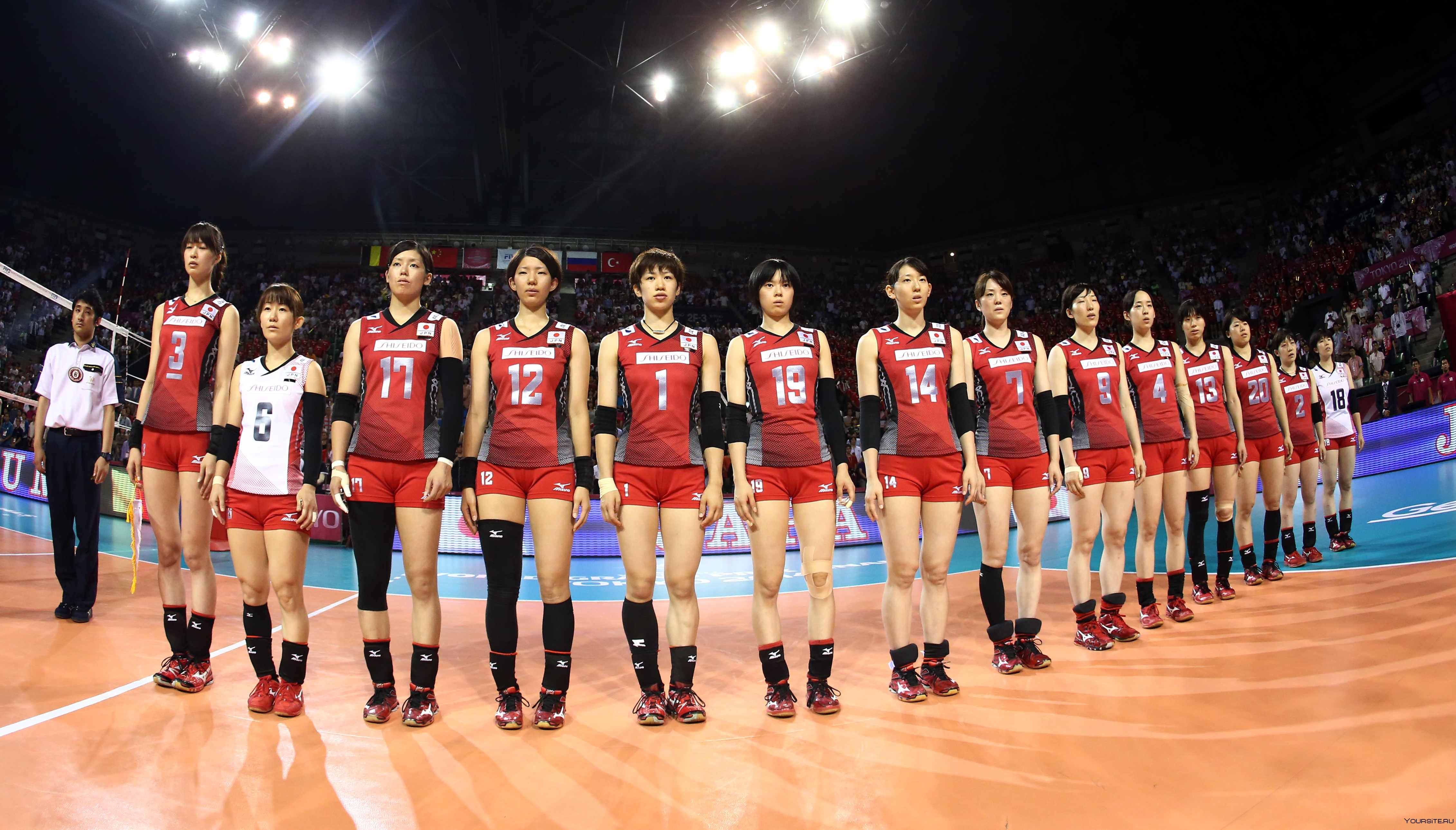 Япония волейбол мужчины. Мужская сборная Японии по волейболу волейболисты Японии. Волейбольная команда Японии мужская сборная. Либеро японской сборной по волейболу. Волейбольная команда Японии мужская рост.