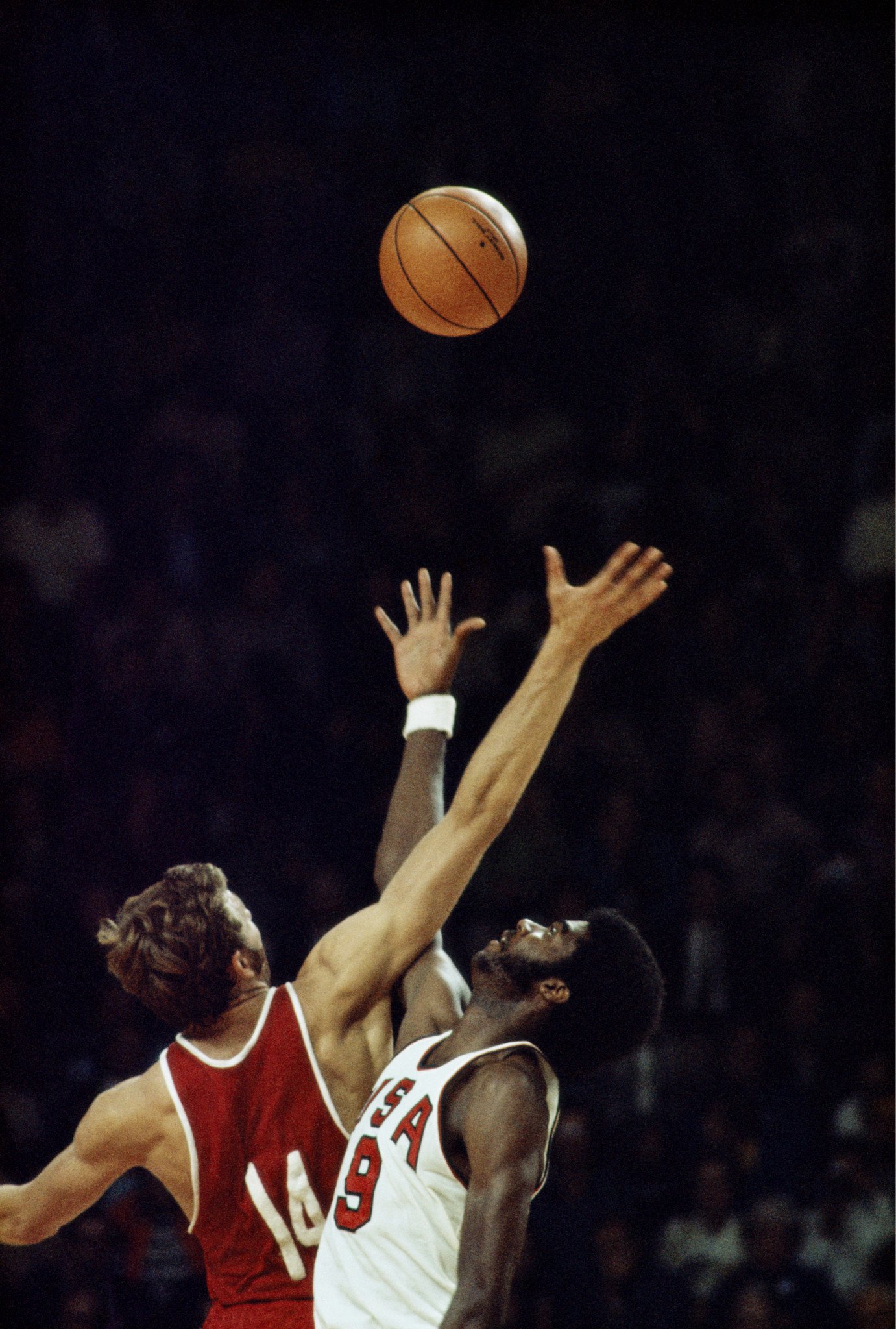 Игры 1972 баскетбол. 1972 Олимпийские игры баскетбол США СССР. Матч баскетбол 1972 СССР США.