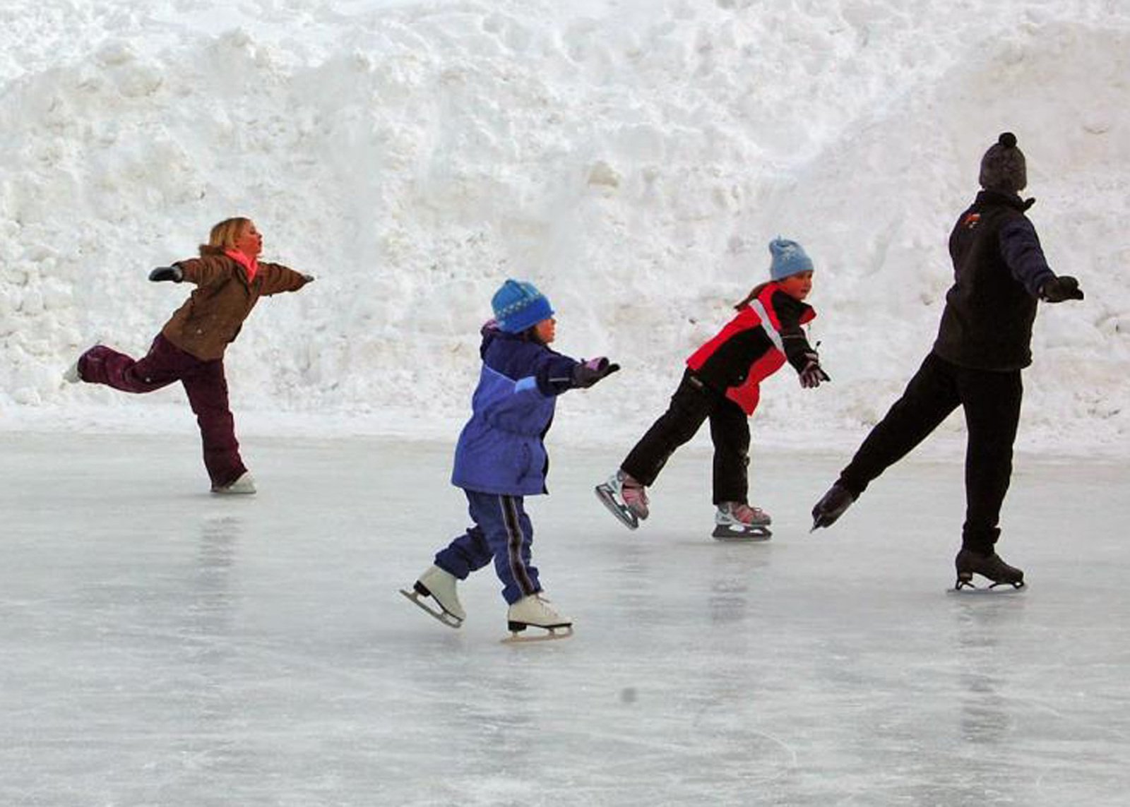 Игры катания на льду