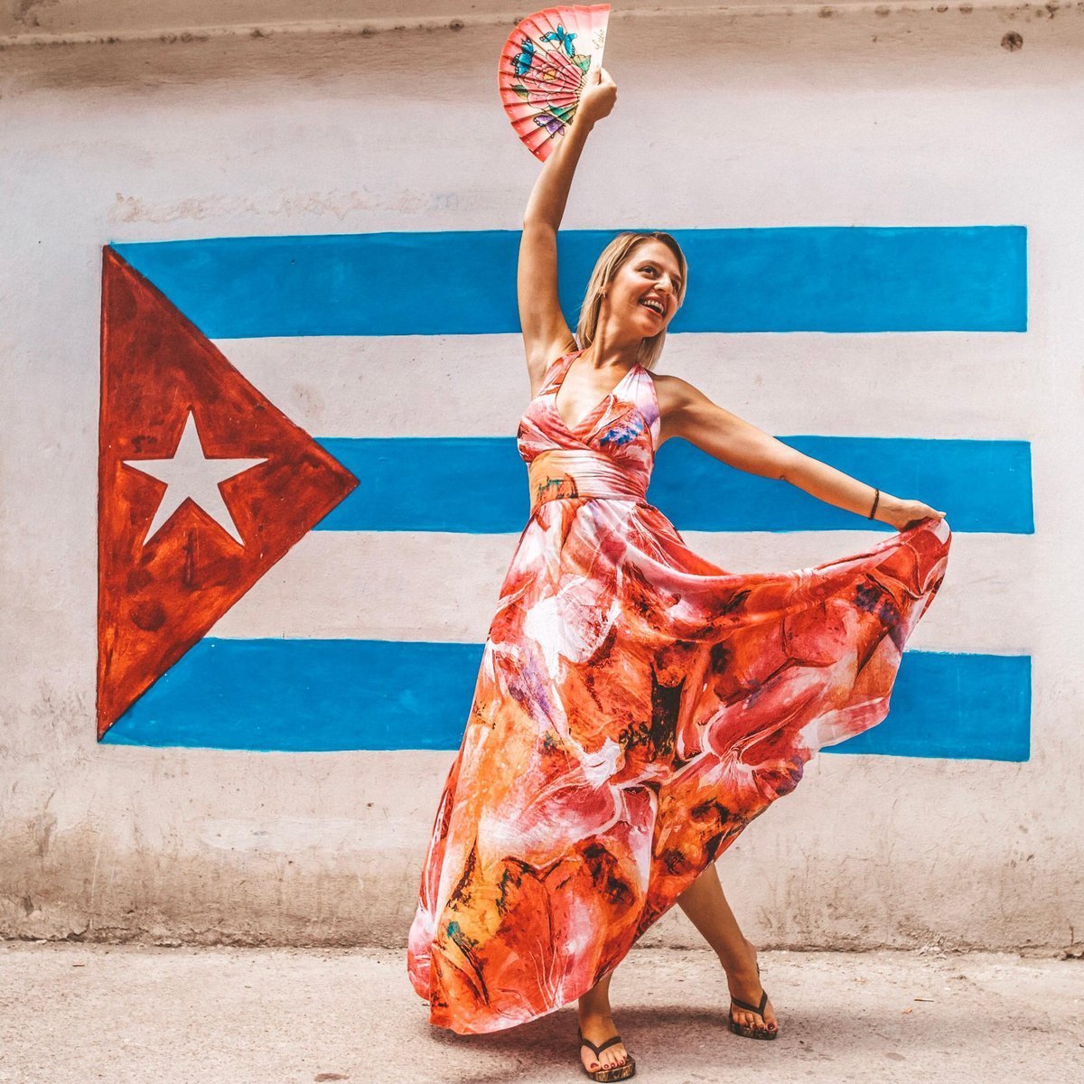 Кубинский вк. Куба девушки. Кубинские танцы. Кубинская фотосессия. Танцы на Кубе.