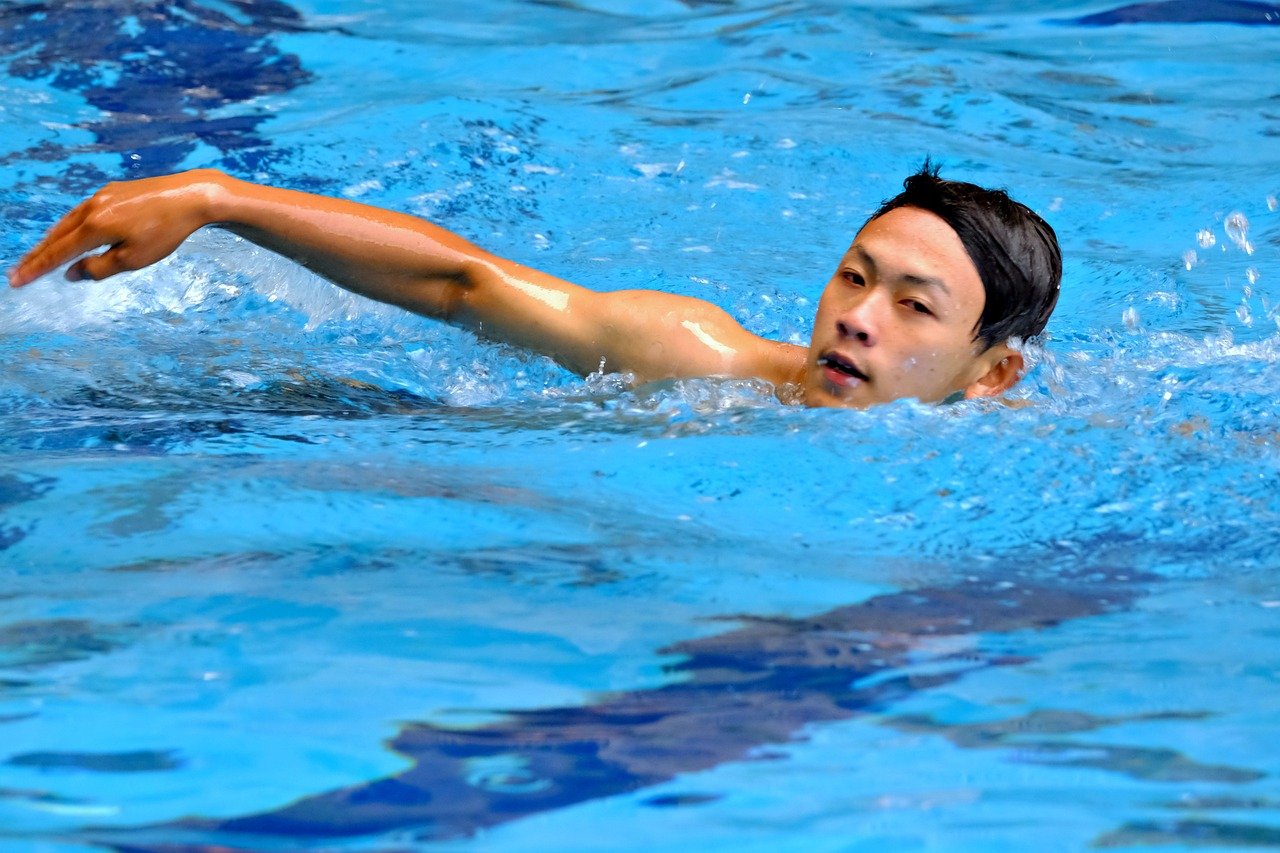 Найти спортсмена по плаванию. Спортсмены по плаванию. Корейские спортсмены. Спортсмены пловцы. Корейские спортсмены по плаванию.