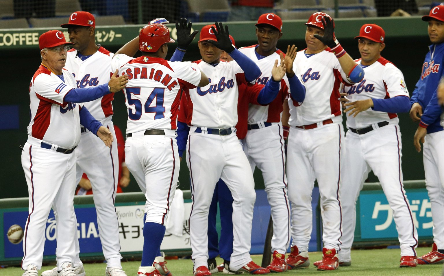 Бейсбол сборные. Бейсбол Куба. Бейсбол на Кубе. Кубинцы Бейсбол. Сборная Кубы по бейсболу.